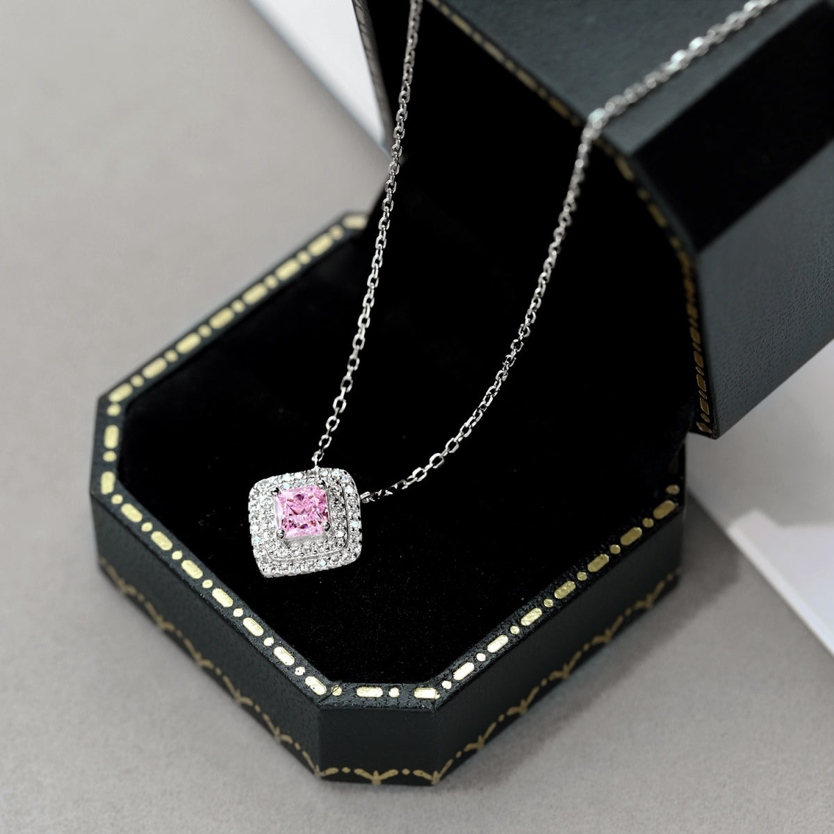 [AuraEcho]Sparkling Asscher Cut Necklace