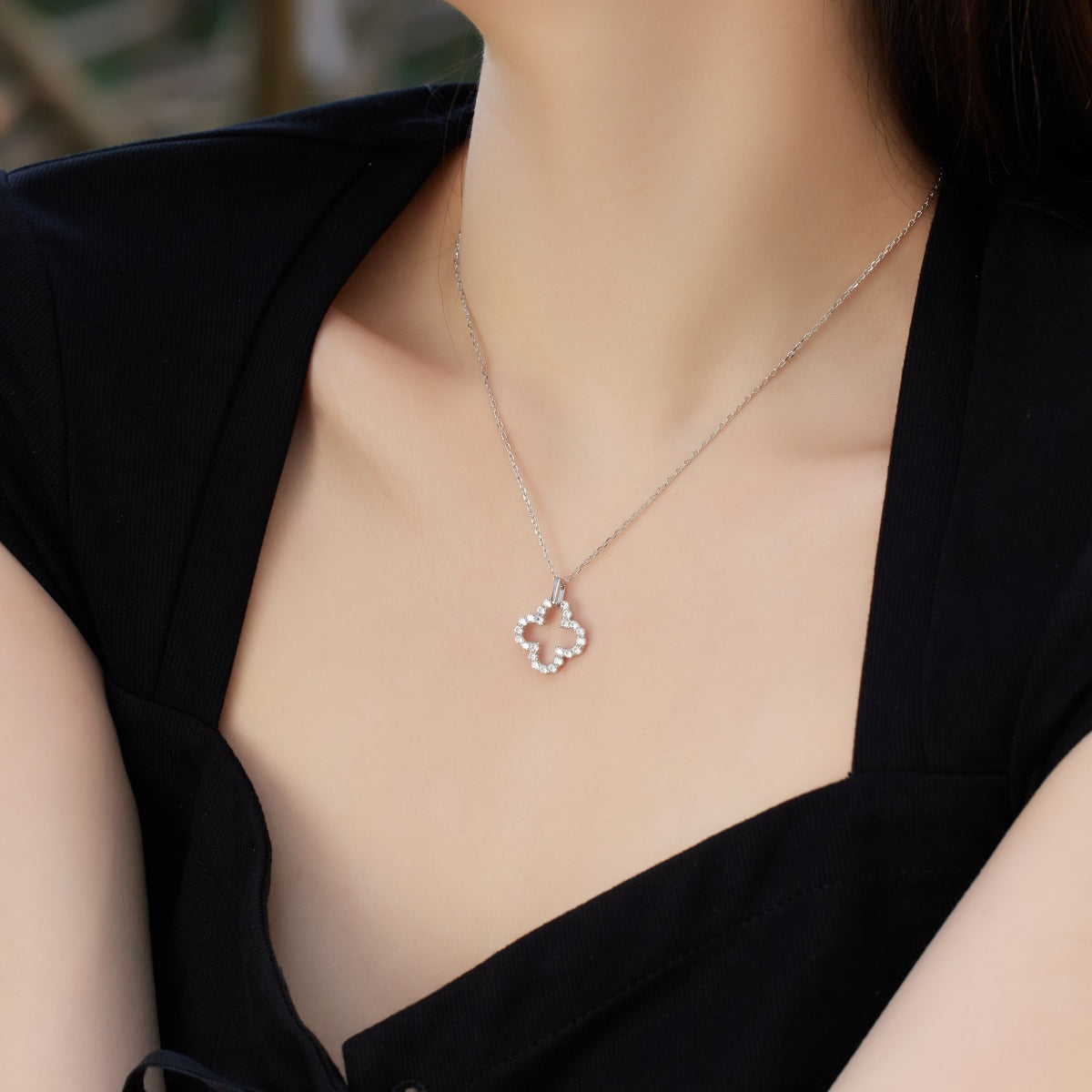 [AuraEcho]Four-Leaf Clover Hollow Design Exquisite Necklace