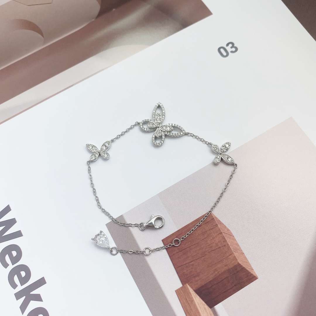 [AuraEcho]Delicate Butterfly Pendant Bracelet