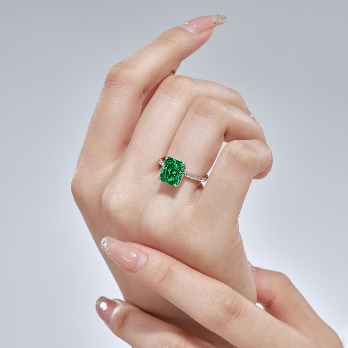 [AuraEcho]4.0 Carat Luxurious Engagement Ring