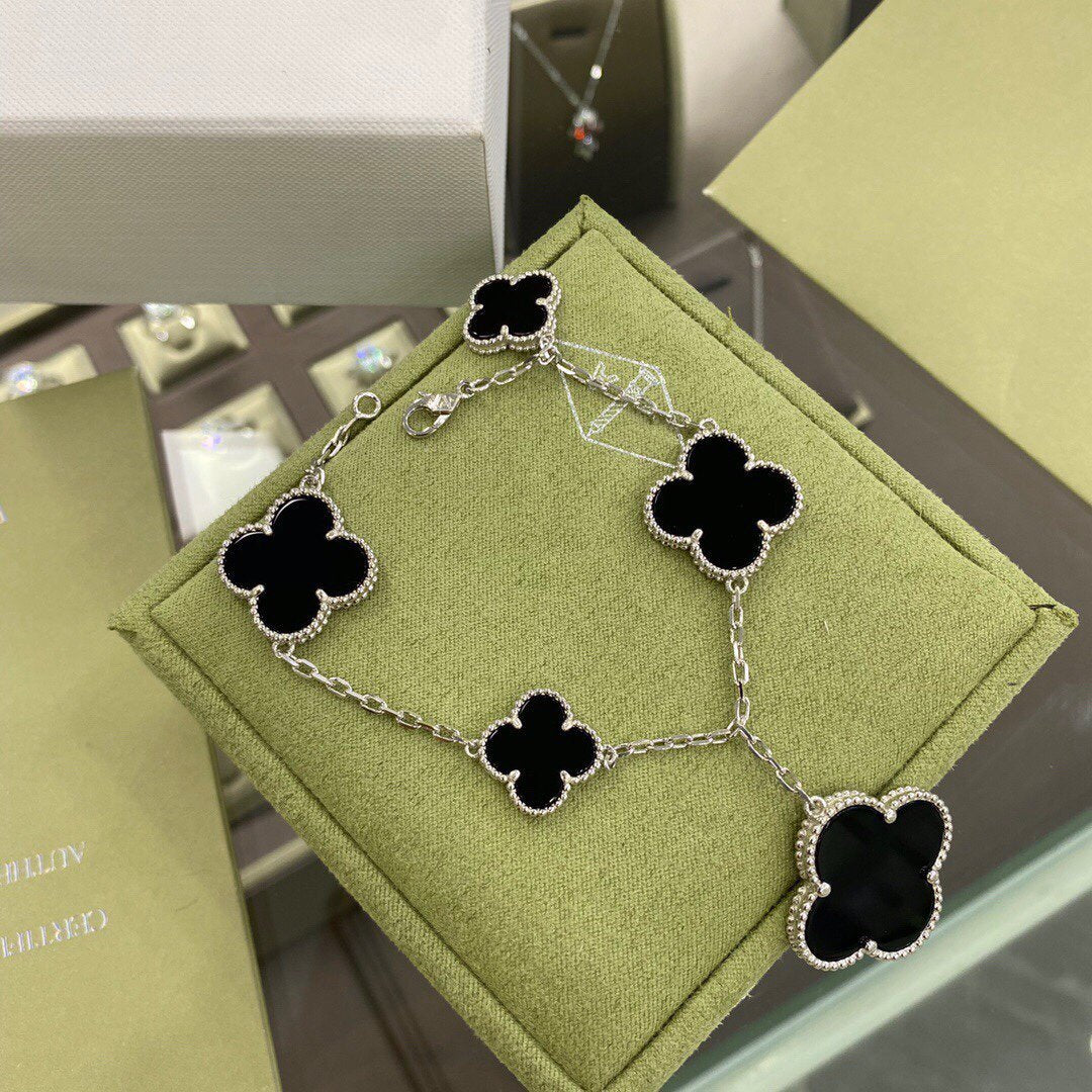 [AuraEcho]CLOVER 5 MOTIFS SIVLER ONYX BRACELET