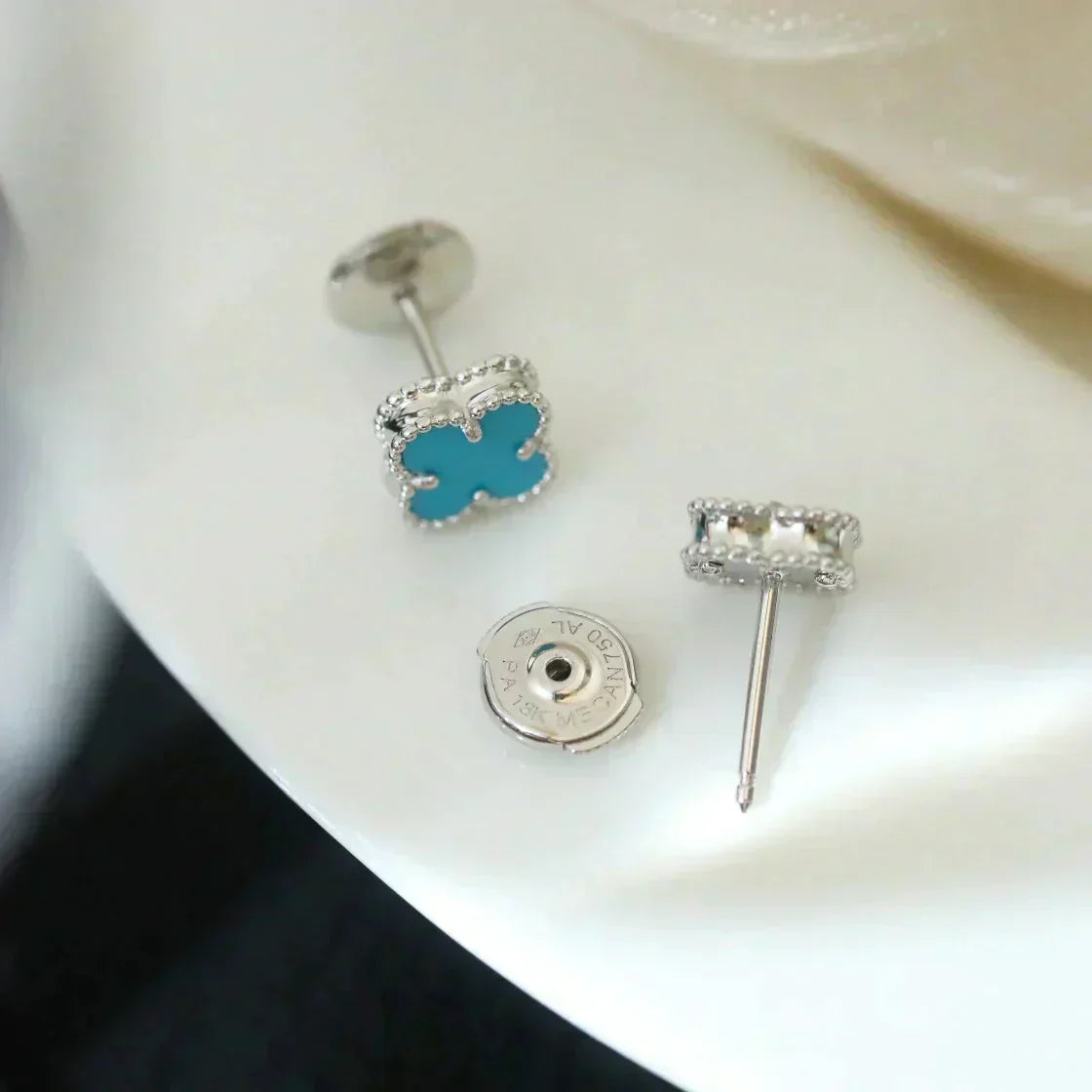 [AuraEcho]CLOVER MINI 9.5MM ONYX STUD EARRINGS SILVER