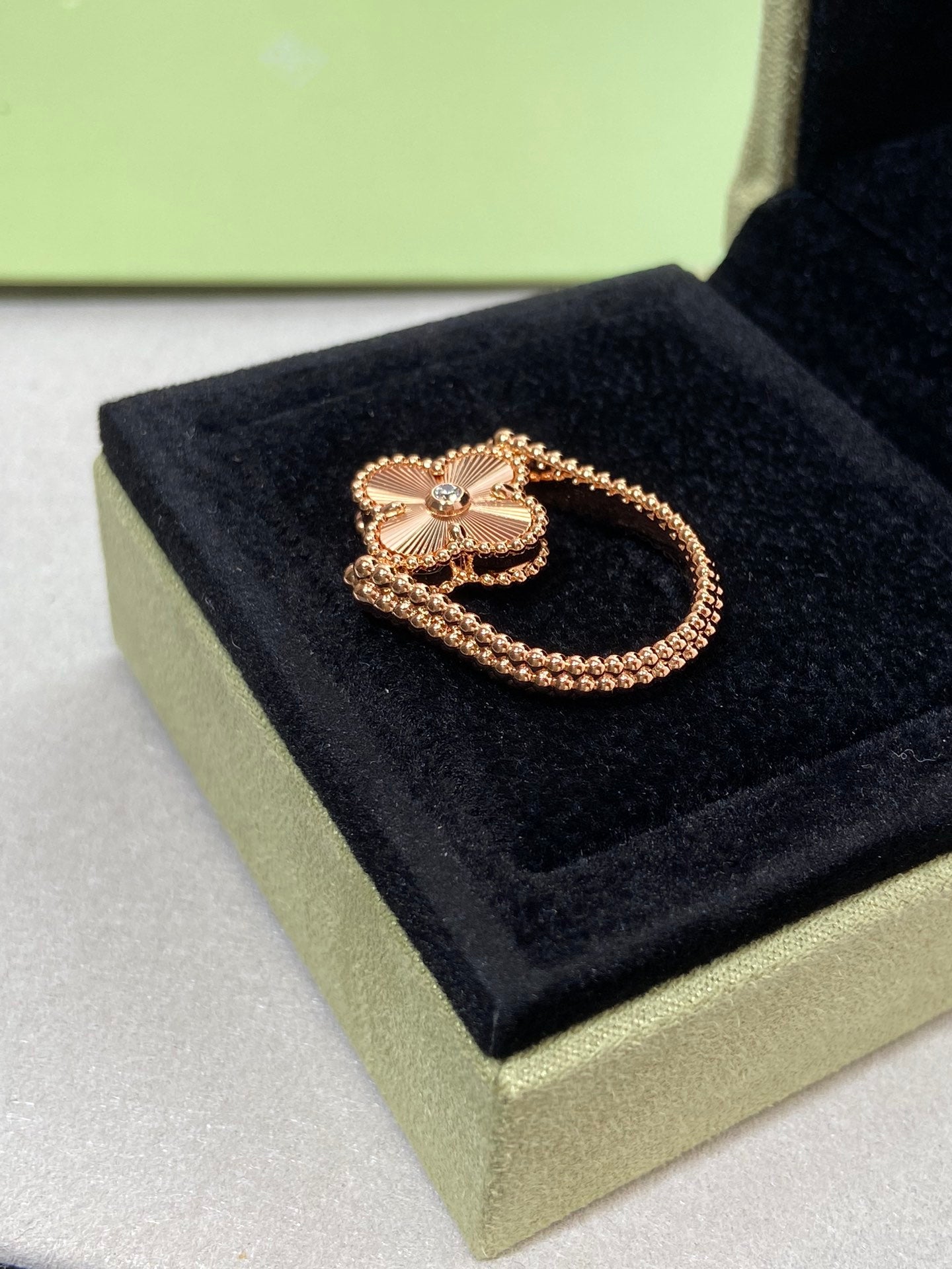 [AuraEcho]CLOVER RIVERSIBLE PINK GOLD RING
