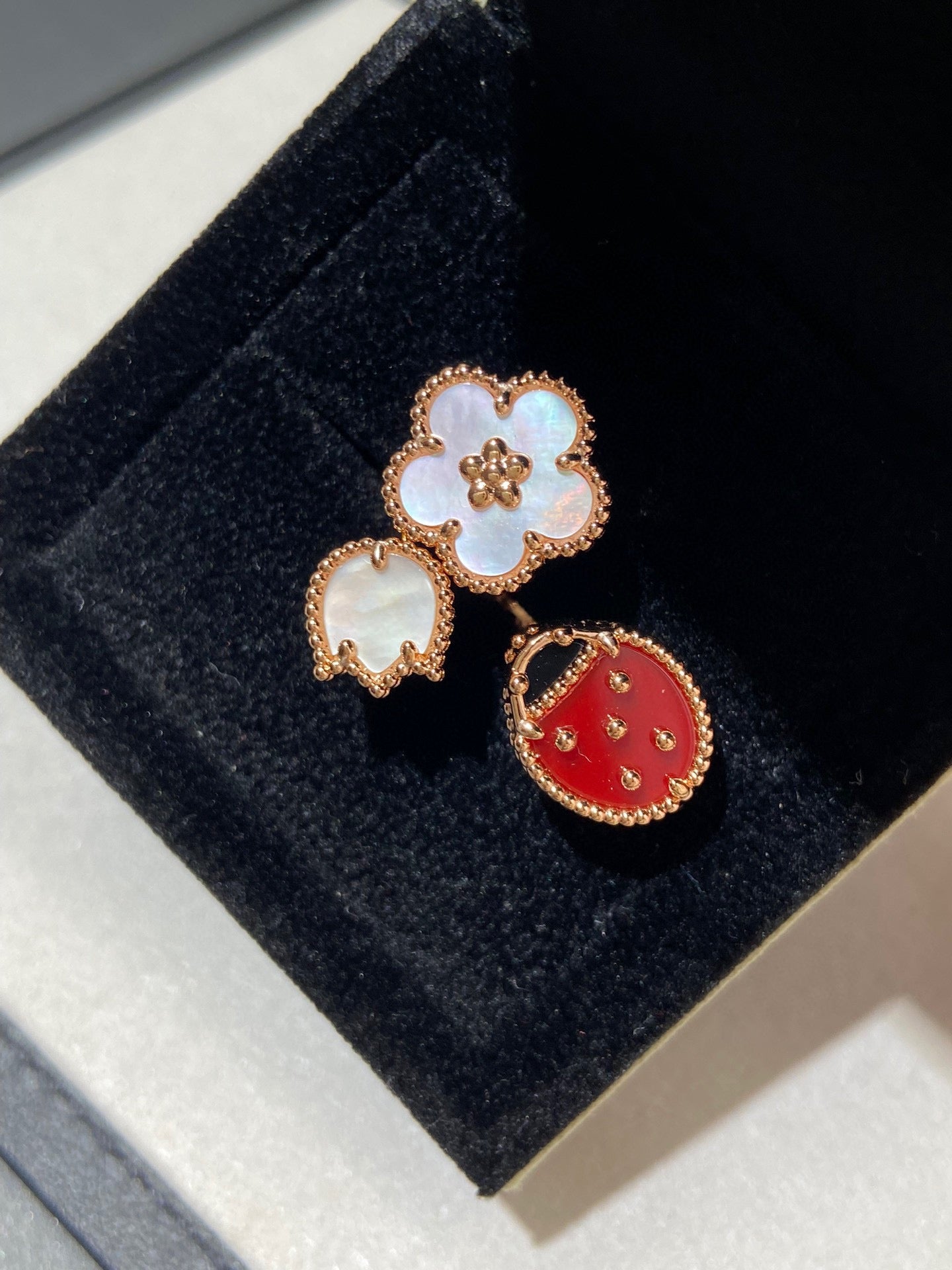 [AuraEcho]LUCKY 3 MOTIF ROSE GOLD RING
