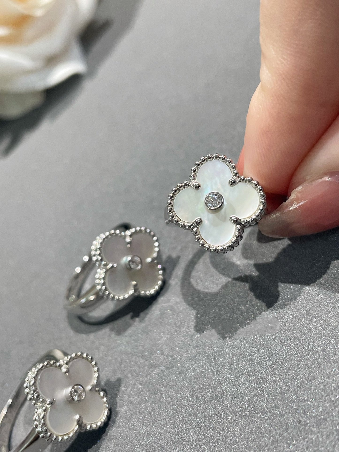 [AuraEcho]CLOVER SILVER MOP DIAMOND RING