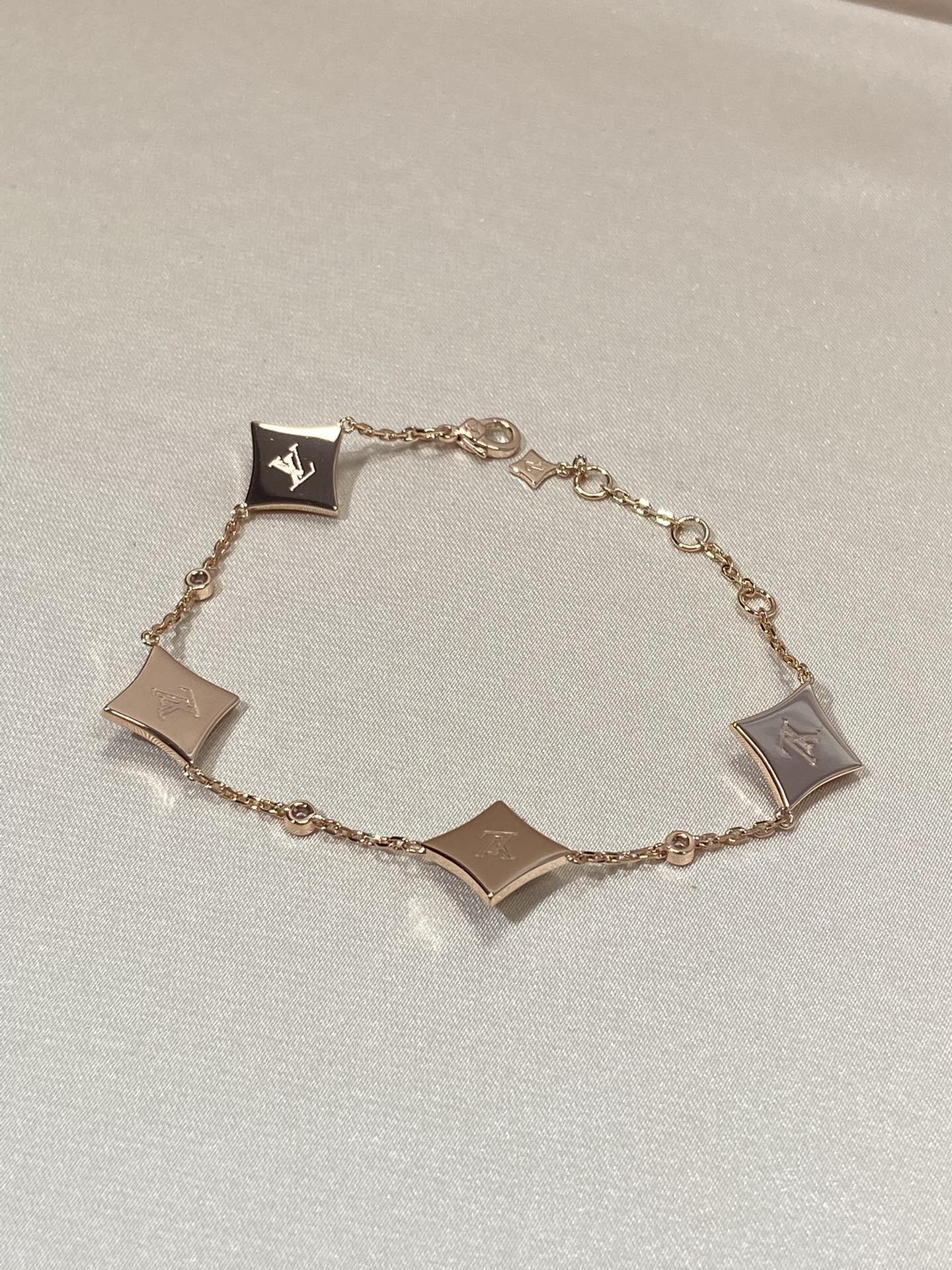 [AuraEcho]STAR 4 MOTIF MOP DIAMOND PINK GOLD BRACELET
