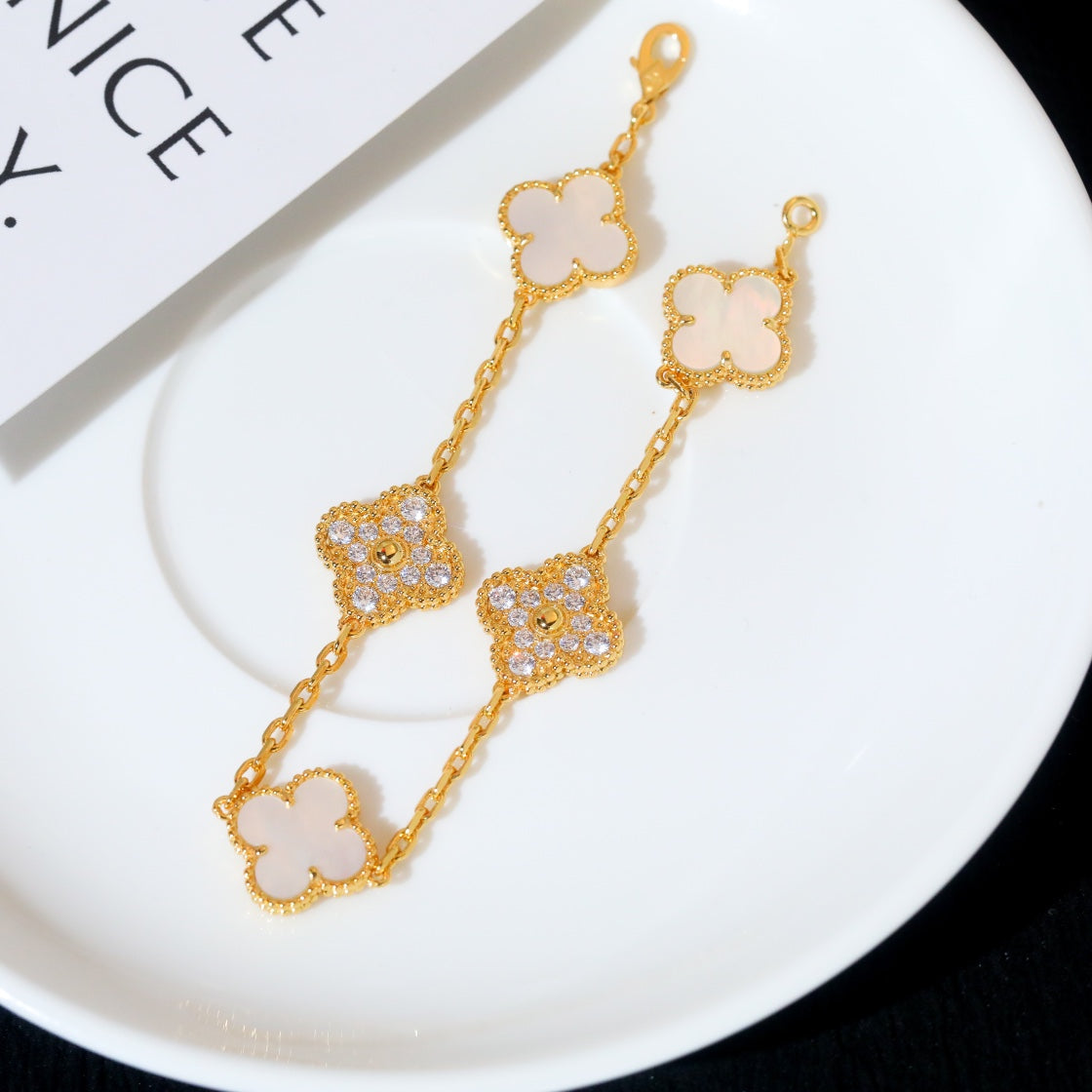 [AuraEcho]CLOVER BRACELET 5 MOTIF WHITE MOP DIAMOND