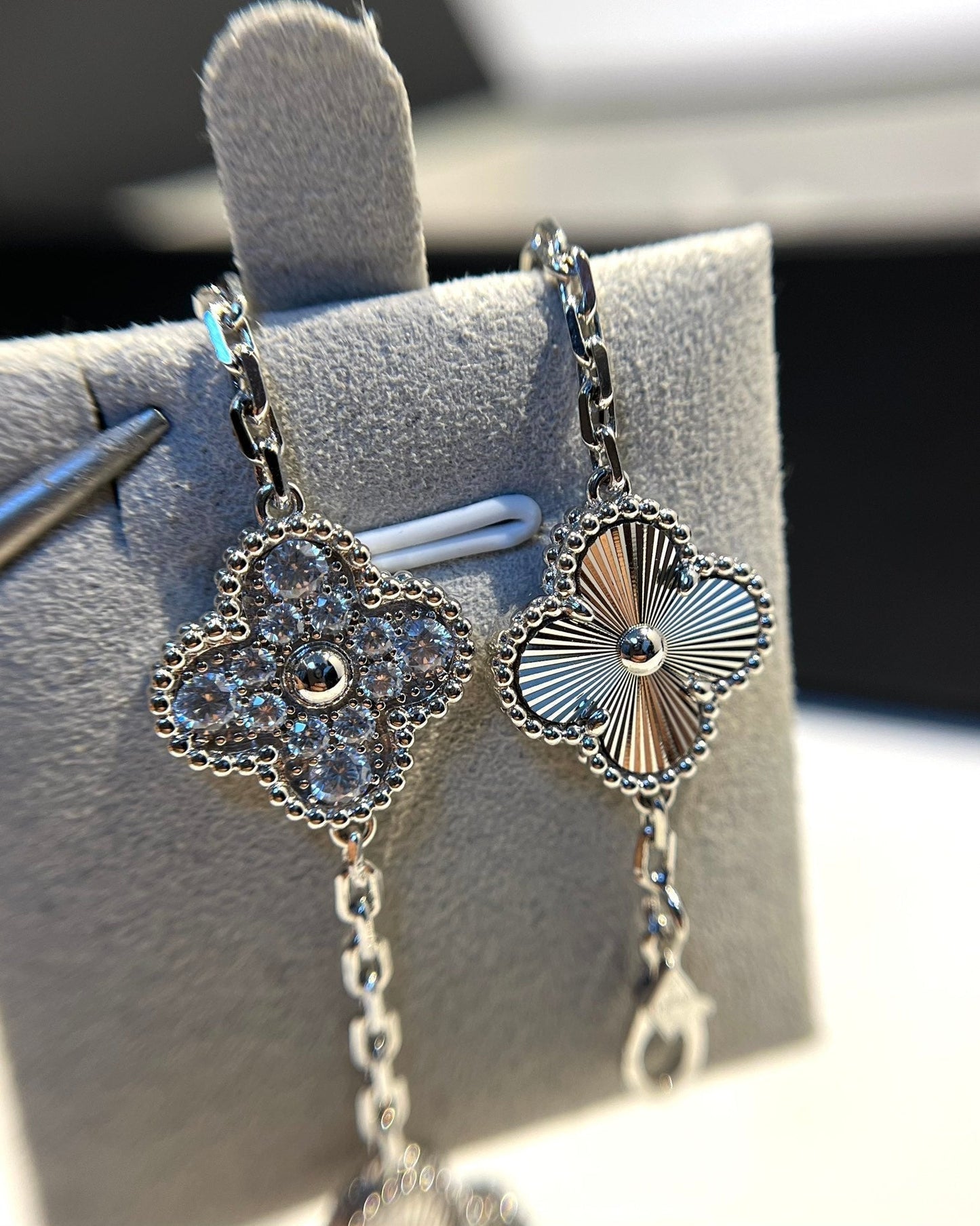 [AuraEcho]CLOVER 5 MOTIF SILVER DIAMOND BRACELET