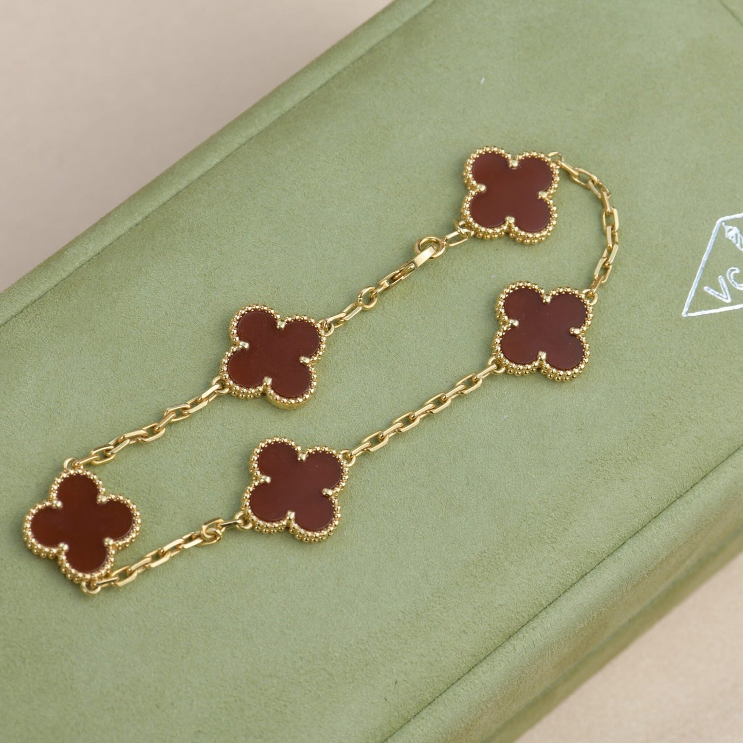 [AuraEcho]CLOVER 5 MOTIFS RED AGATE  BRACELET
