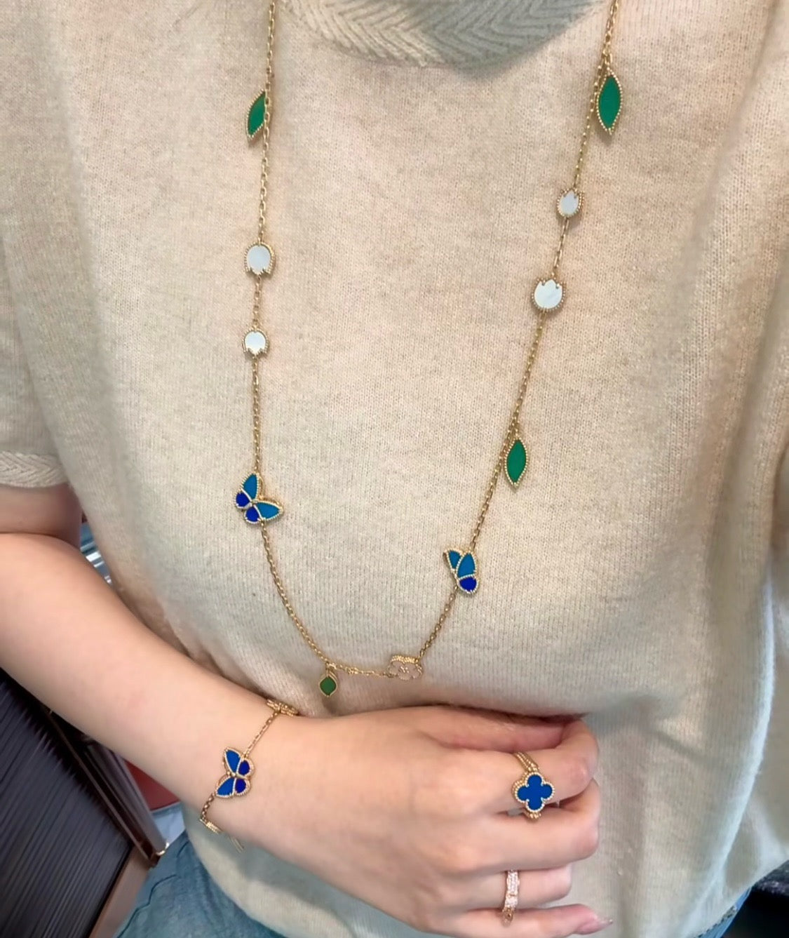 [AuraEcho]LUCKY SPRING BUTTERFLY 15 FLOWER NECKLACE