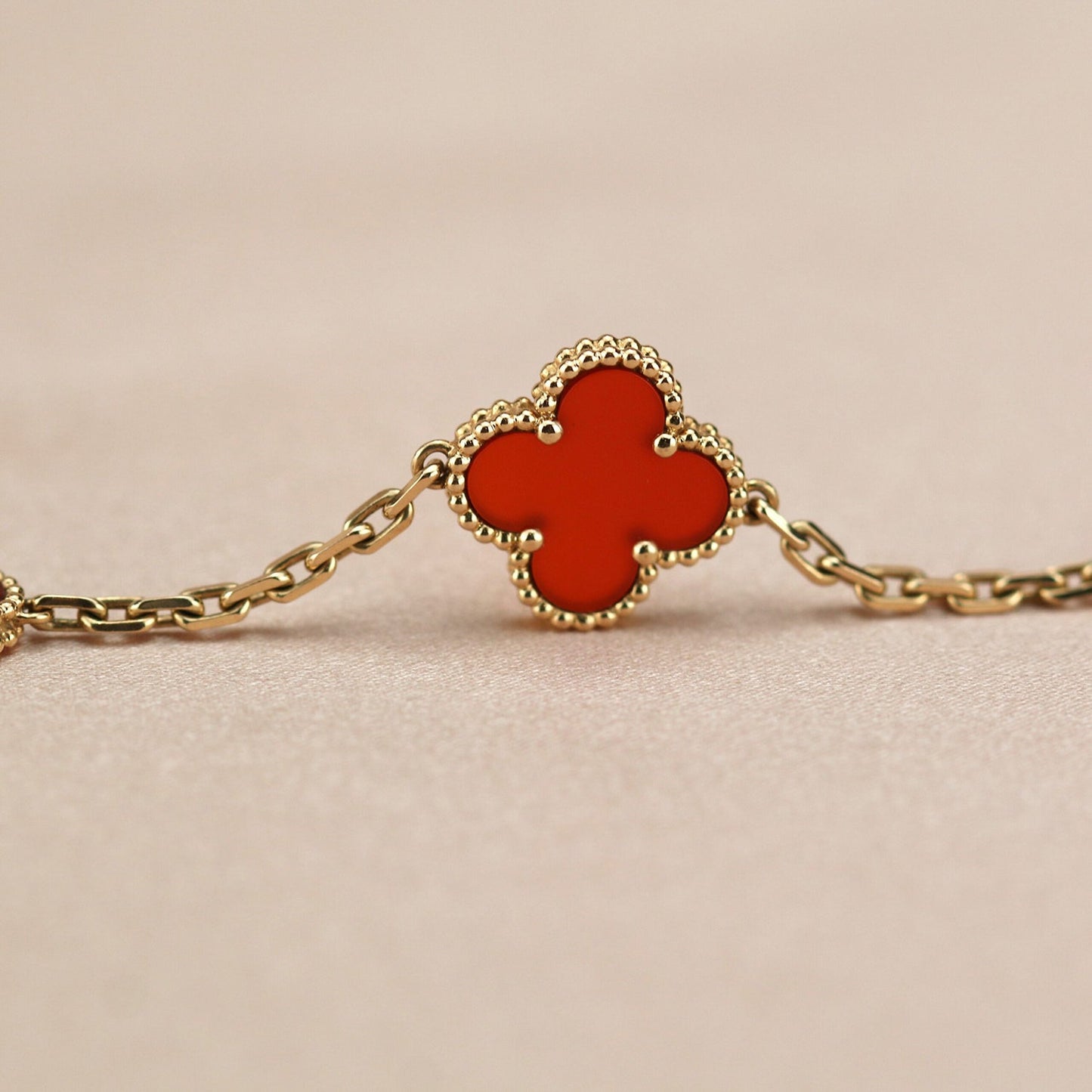 [AuraEcho]CLOVER 5 MOTIFS RED AGATE  BRACELET