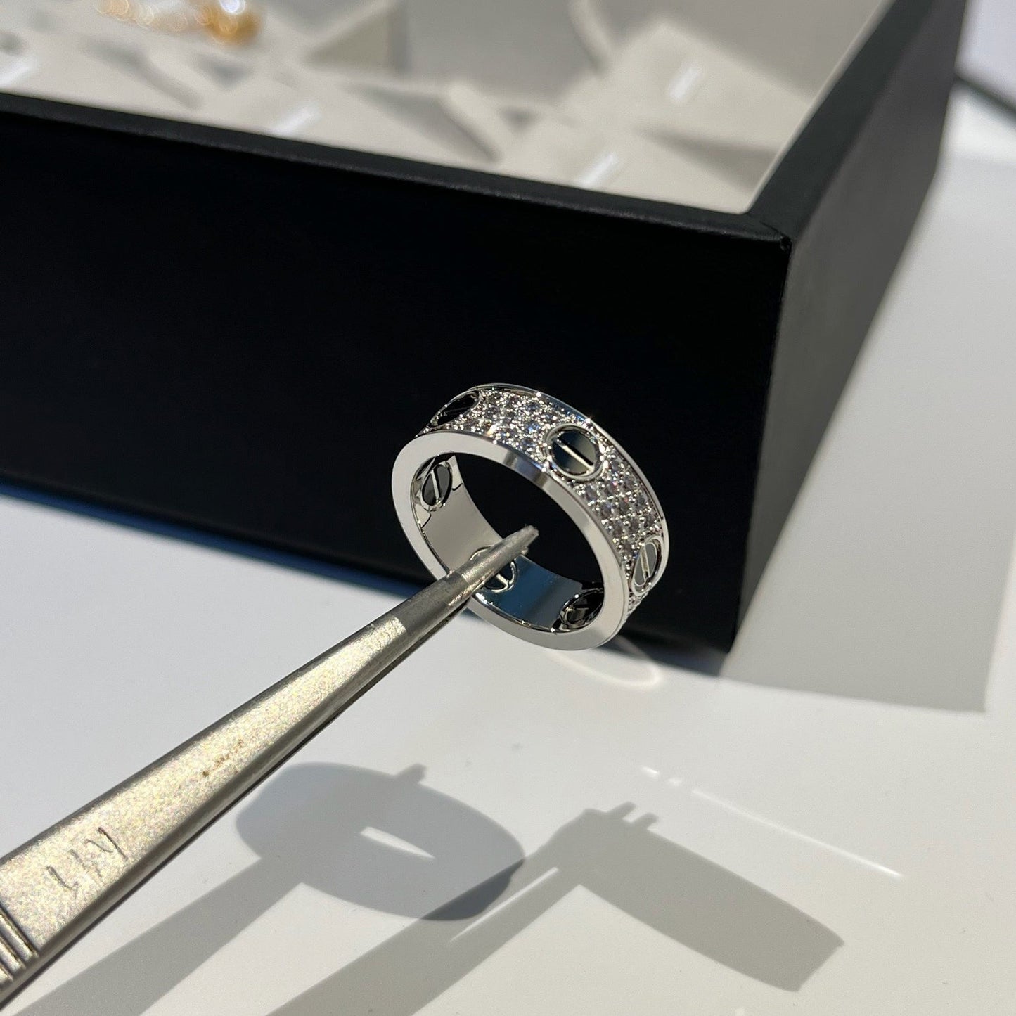 [AuraEcho]LOVE RING 5.5MM DIAMONDS PAVED CERAMIC