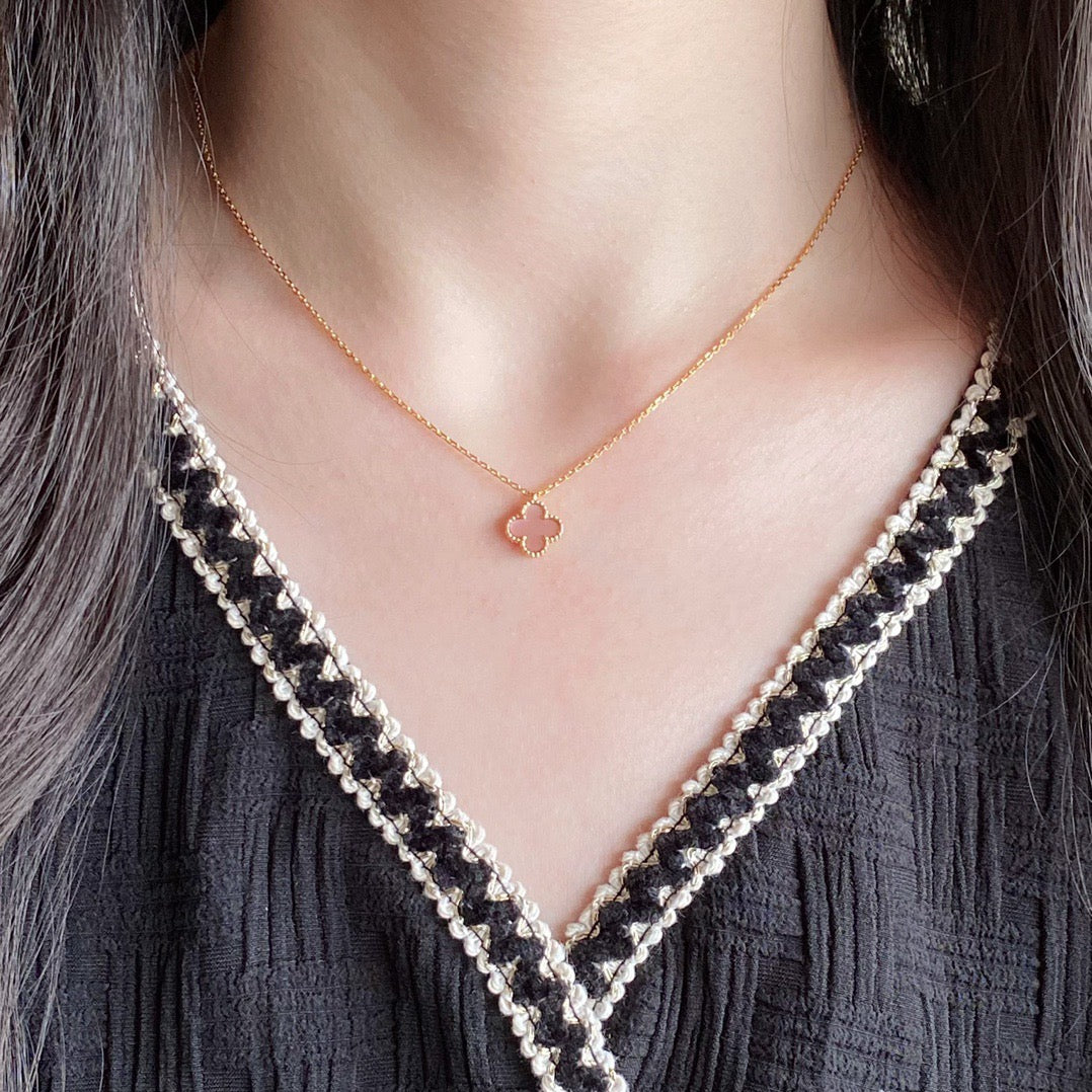 [AuraEcho]CLOVER 15MM PINK MOTHER-OF-PEARL SINGLE FLOWER NECKLACE