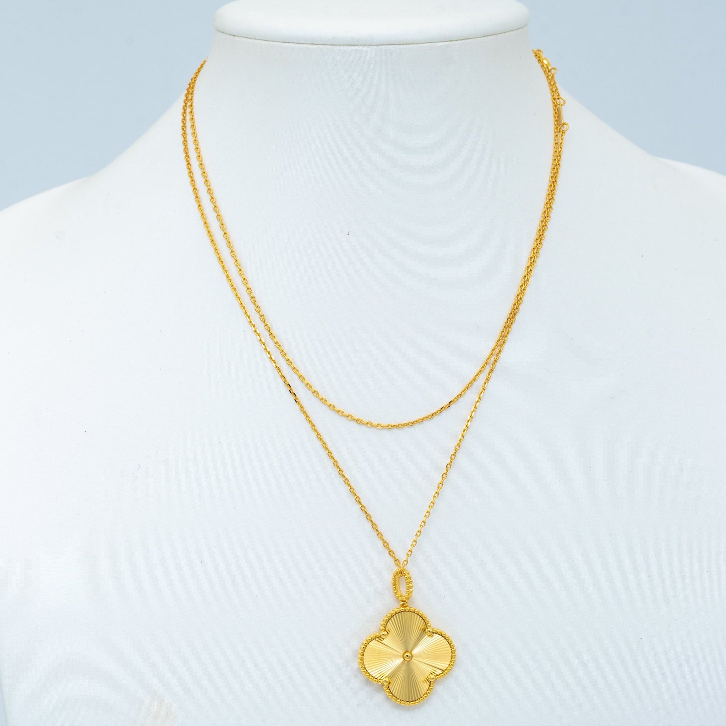 [AuraEcho]CLOVER 25MM PEDANT NECKLACE GOLD