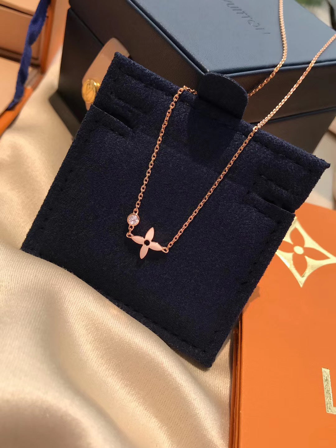 [AuraEcho]BLOSSOM PENDANT PINK GOLD AND DIAMOND