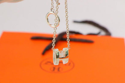 [AuraEcho]HM NECKLACE H LETTER OVAL SERIES