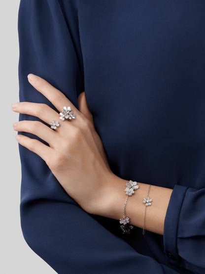 [AuraEcho]FRIVOLE SILVER FLOWER DIAMOND BRACELET